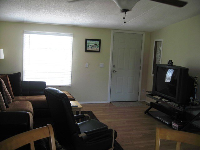 Sala de estar - 2985 W Hwy 318