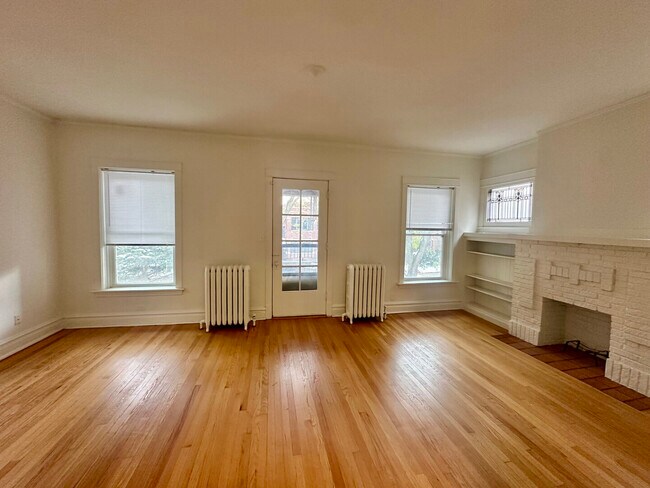 Foto del edificio - 6434 N Magnolia Ave