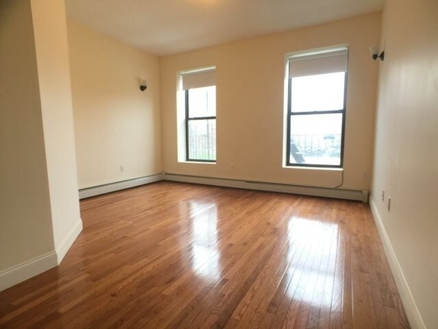 Foto del edificio - 86 E 111th St