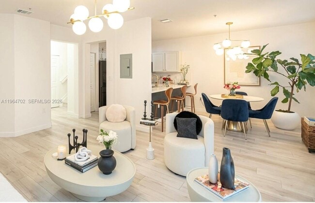 Foto del edificio - 8760 NW 97th Ave