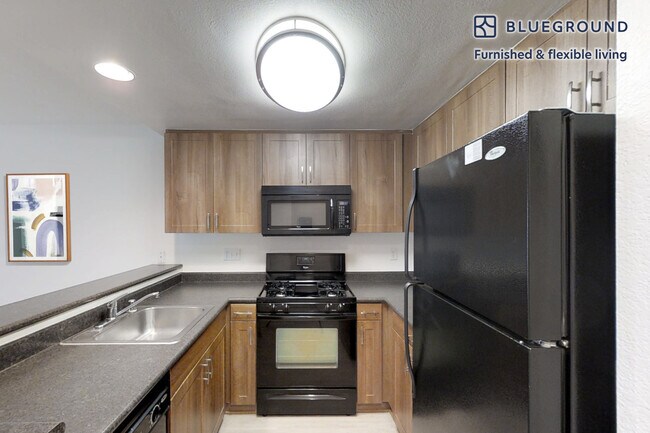 Building Photo - 111 Via Serena