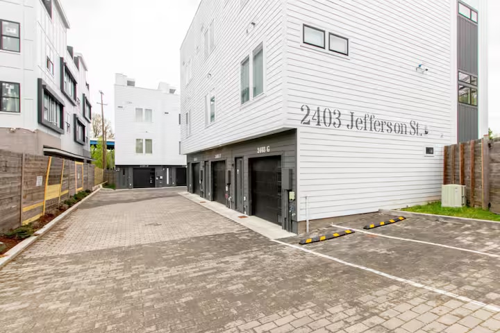 Foto principal - 2403 Jefferson St
