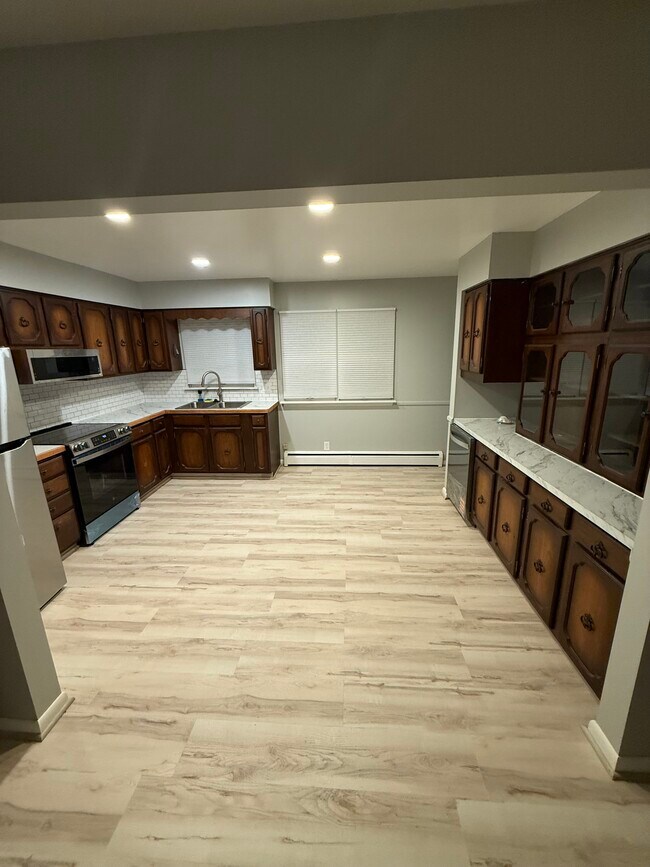 Foto del edificio - 8903 Highland Dr