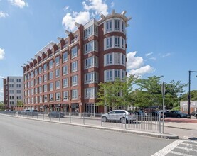 Building Photo - 1910 Dorchester Ave