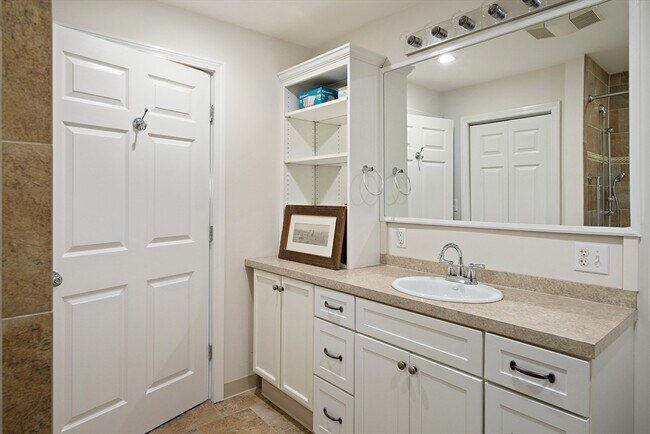 Foto del edificio - 97 Winthrop Shore Dr