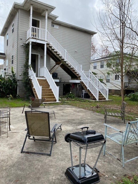 outdoor patio - 6230 Pasteur Blvd
