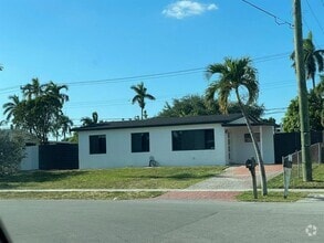 Building Photo - 5601 SW 39th St