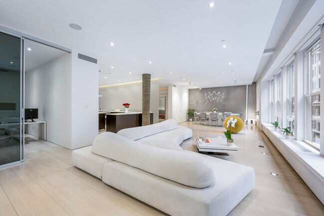Foto del edificio - 40 E 19th St
