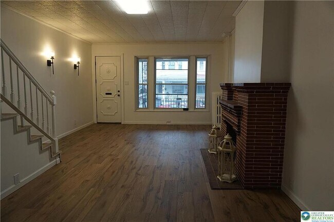 Foto del edificio - 128 S West St