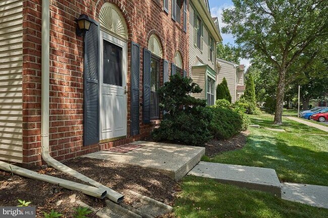 Building Photo - 9 Stout Ct