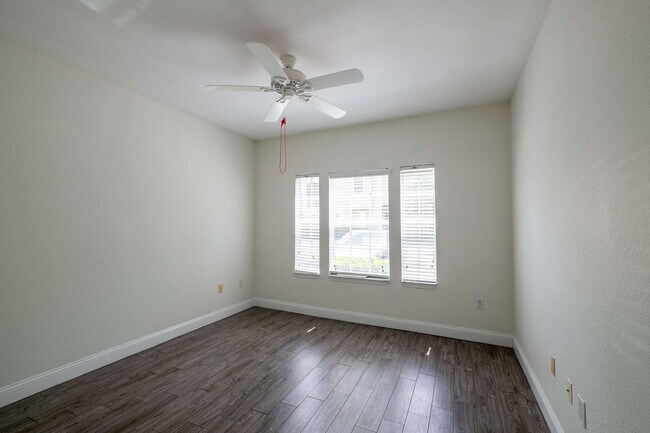 Guest bedroom - 10075 Gate Pky N