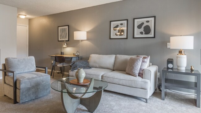 Living room with study - 500 Paragon Mills Rd