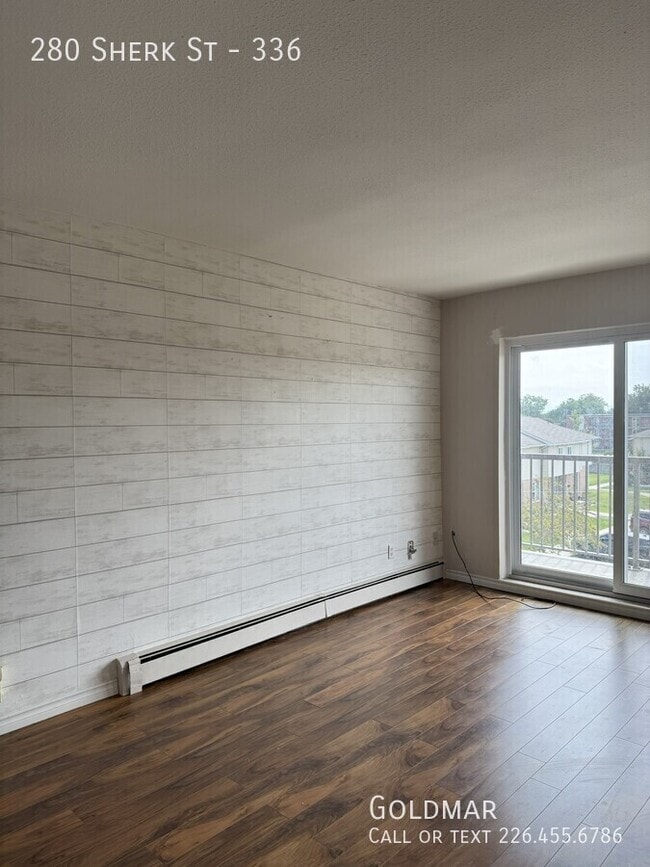 Building Photo - ALL INCLUSIVE! Apartment Near Downtown Lea...