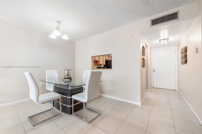 Building Photo - 10625 SW 112th Ave
