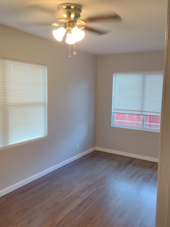 Foto del edificio - 219 Notre Dame Dr