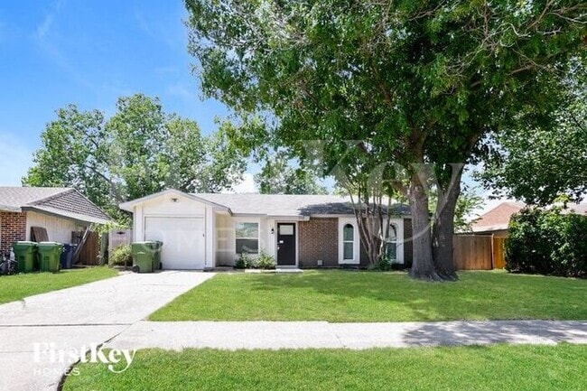 Building Photo - 1718 Whiteoak Dr