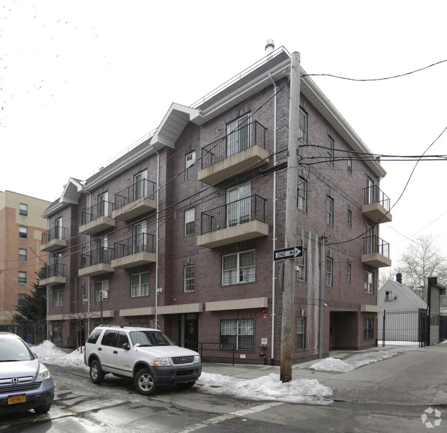 Primary Photo - 612 Jackson Ave