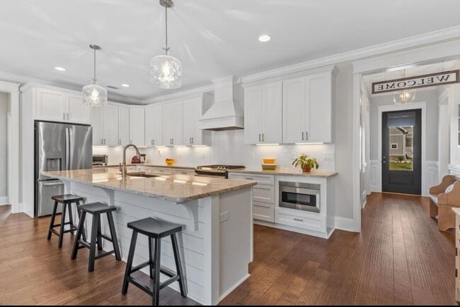 Building Photo - 5189 Royal Fern Cir