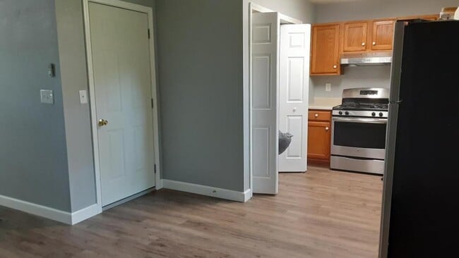 Building Photo - 215 Mueller Drive