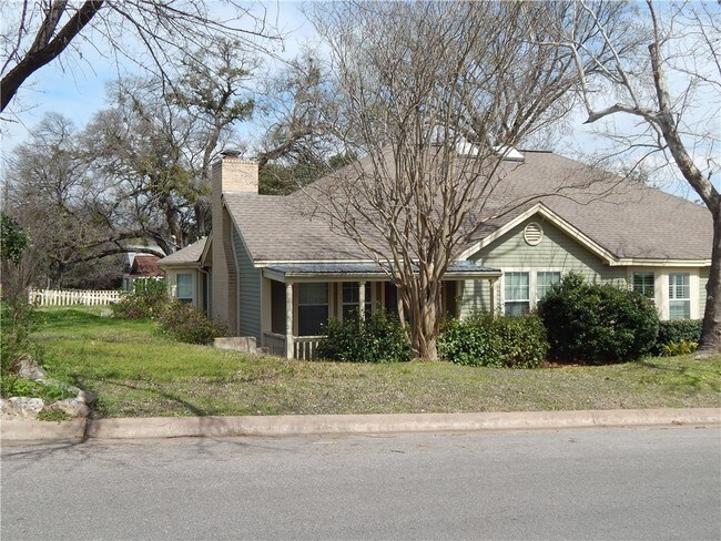 Foto del edificio - 511 S Elm St