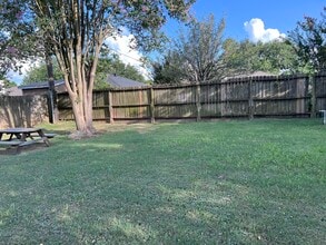 Building Photo - 15811 Beechnut St