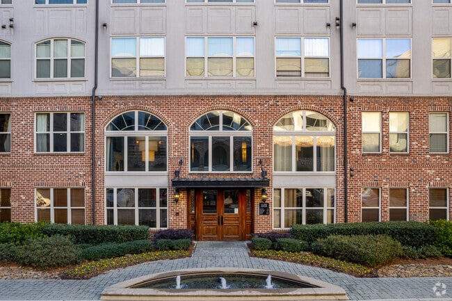 Building Photo - Porter Westside