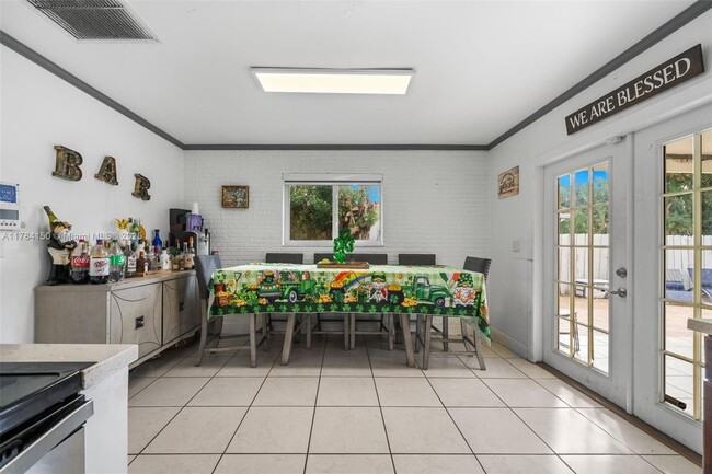 Foto del edificio - 4306 Johnson St