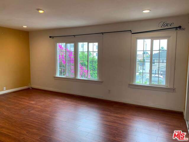 Building Photo - 887 Crenshaw Blvd