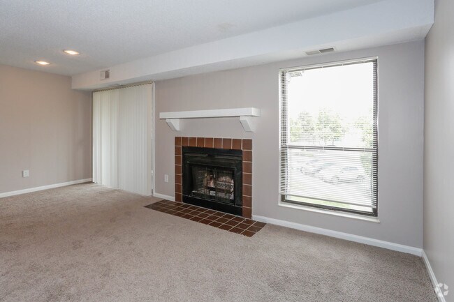 2BR, 1BA - 956 SF - Nogal - Chimneys of Oak Creek Apartments