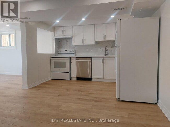 Building Photo - 18 Tardree Pl