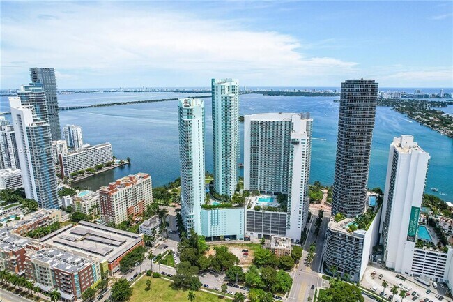 Building Photo - 1900 N Bayshore Drive Unit 2003