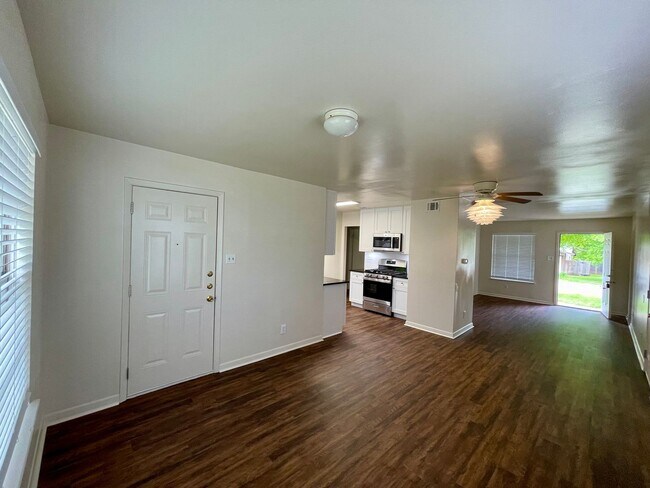 Building Photo - Just updated 3/2 home on a quiet street in...