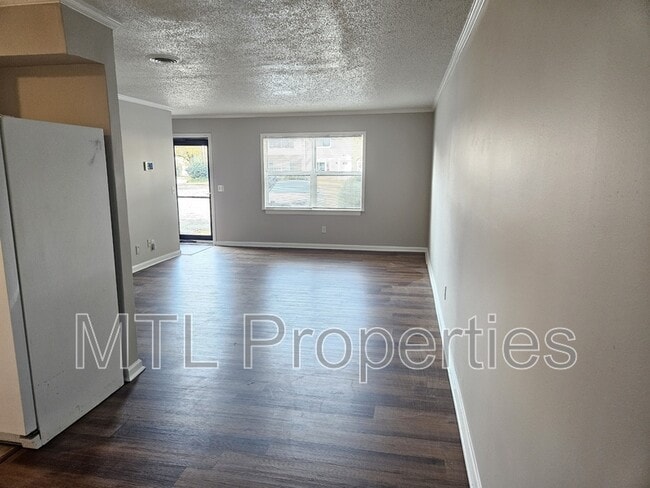 Foto del edificio - 1248 Grove Park Ln