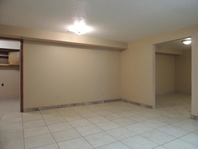 Foto del edificio - 1720 W Main St
