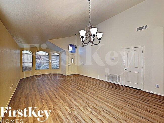 Foto del edificio - 7206 E Lindner Ave