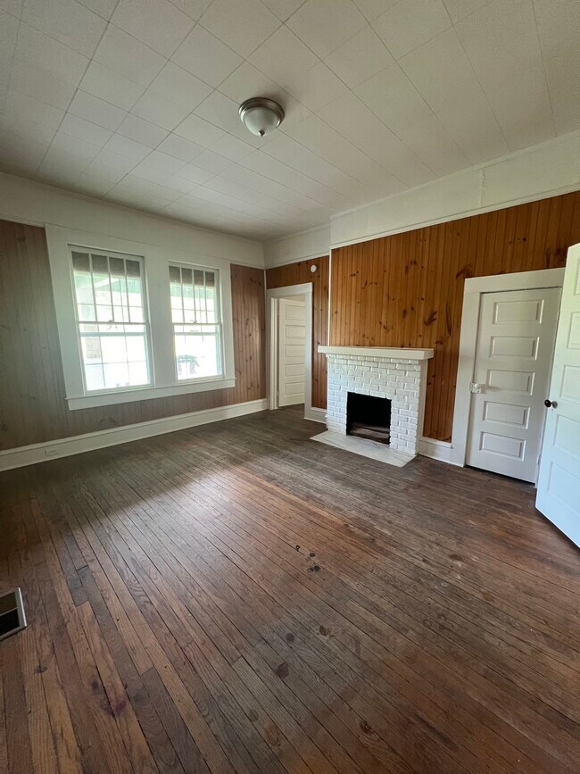 Foto del edificio - 732 Crescent Ridge Rd NE