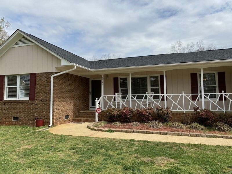 Primary Photo - Lovely 3BR/2.5 BA Brick Ranch less than 5m...