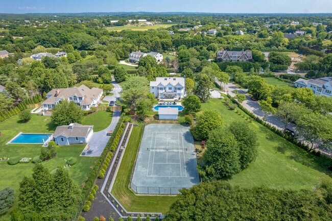 Foto del edificio - 131 Flying Point Rd