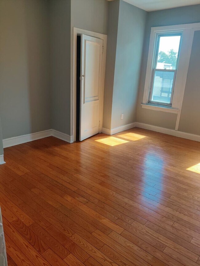 Photo - 403 E Rockland St, Apartment