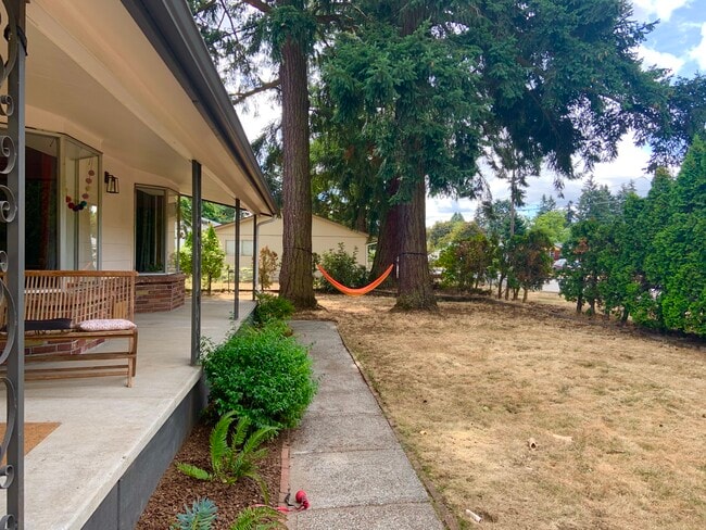 Building Photo - 7910 SE 60th Ave