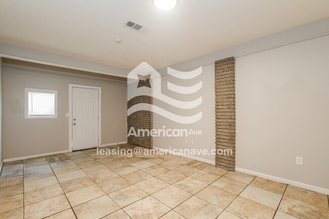 Building Photo - 3737 Bishop Ave