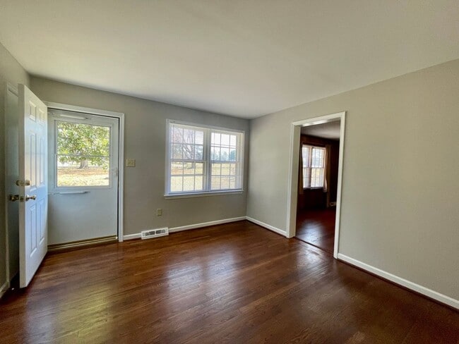 Building Photo - 10500 Chalkley Rd