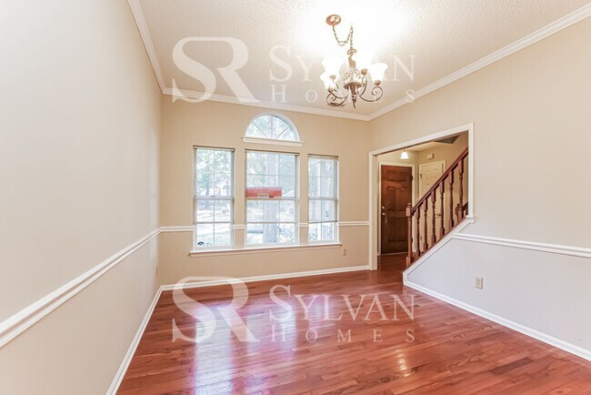Foto del edificio - Stunning 3BR, 2.5BA brick home