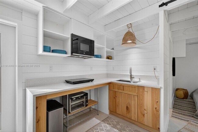 Foto del edificio - 11324 Palm Tree Ln