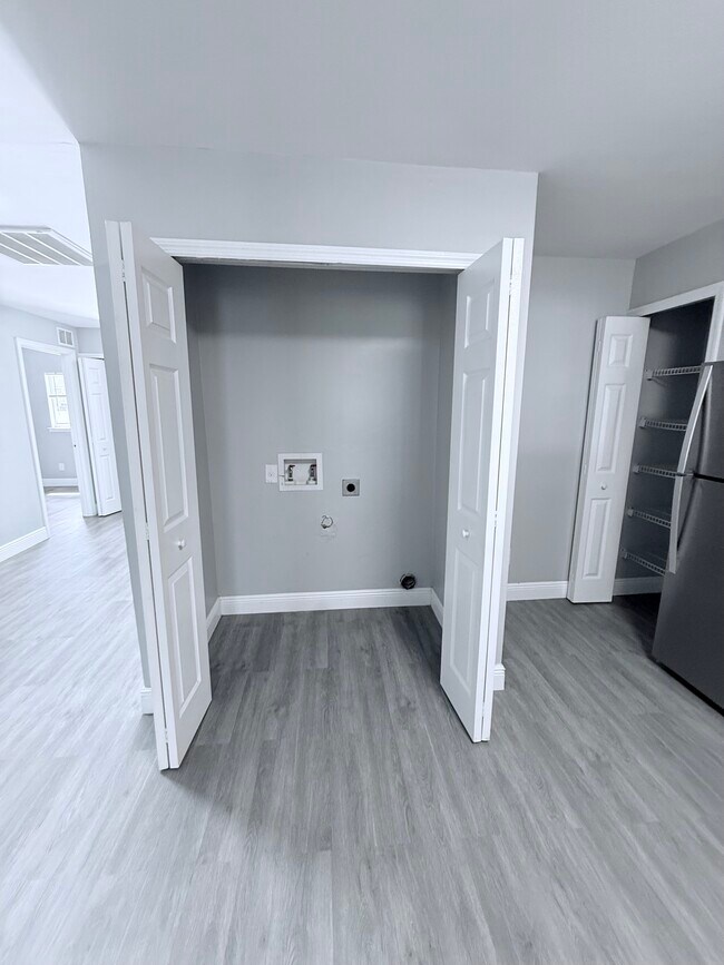 Building Photo - 5316 28th St SW