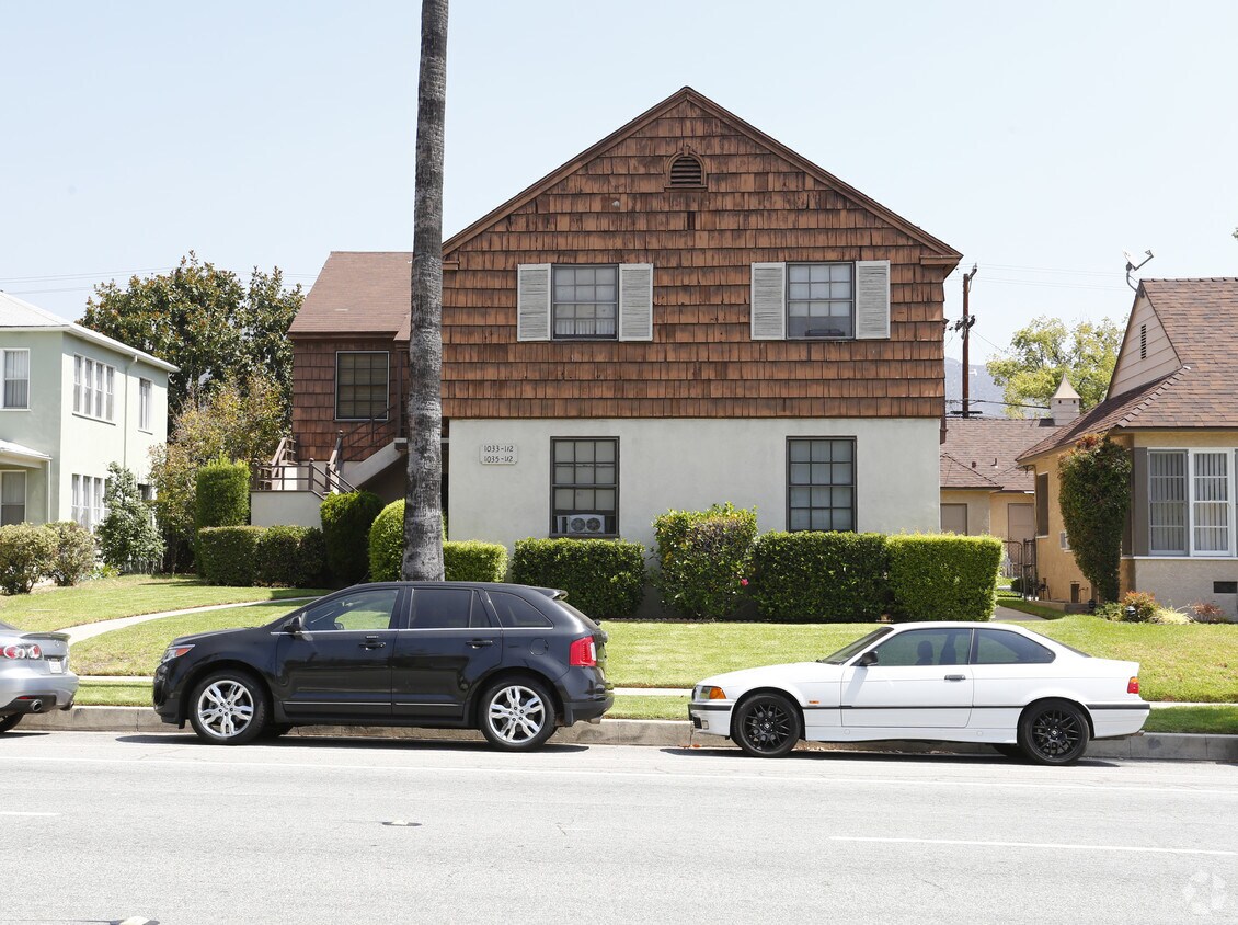 Foto del edificio - 1035 W Glenoaks Blvd