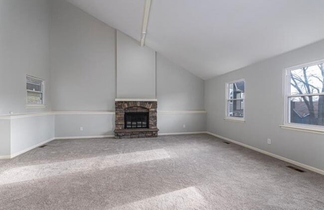 Building Photo - 5730 Clark St