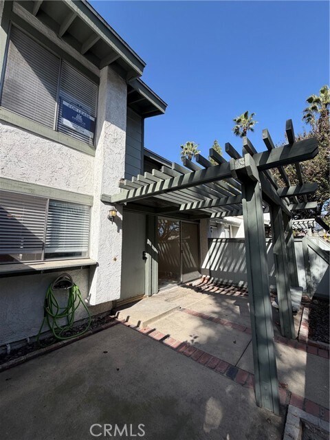 Building Photo - 1916 E 5th St