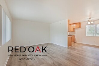 Building Photo - 326 S Westlake Ave