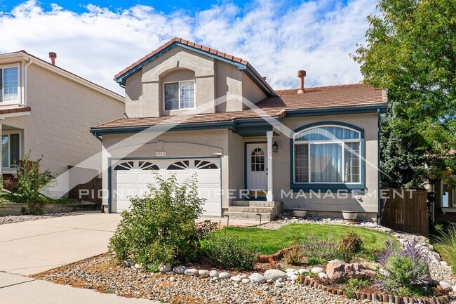 Building Photo - Stunning Home with Washer/Dryer and Central AC